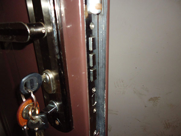 北盘江镇防盗门换锁芯注意事项